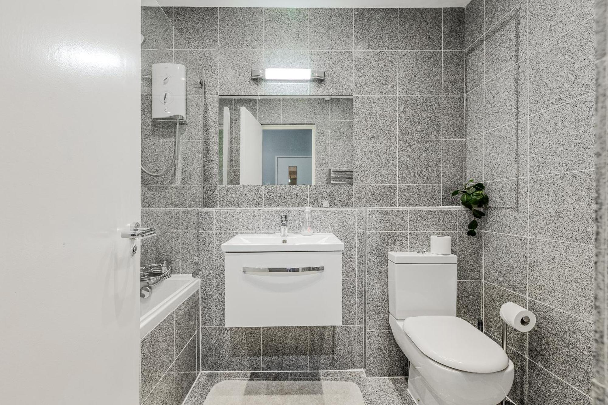 Stunning Central 2Br Flat Btw Soho & Covent Garden 런던 외부 사진