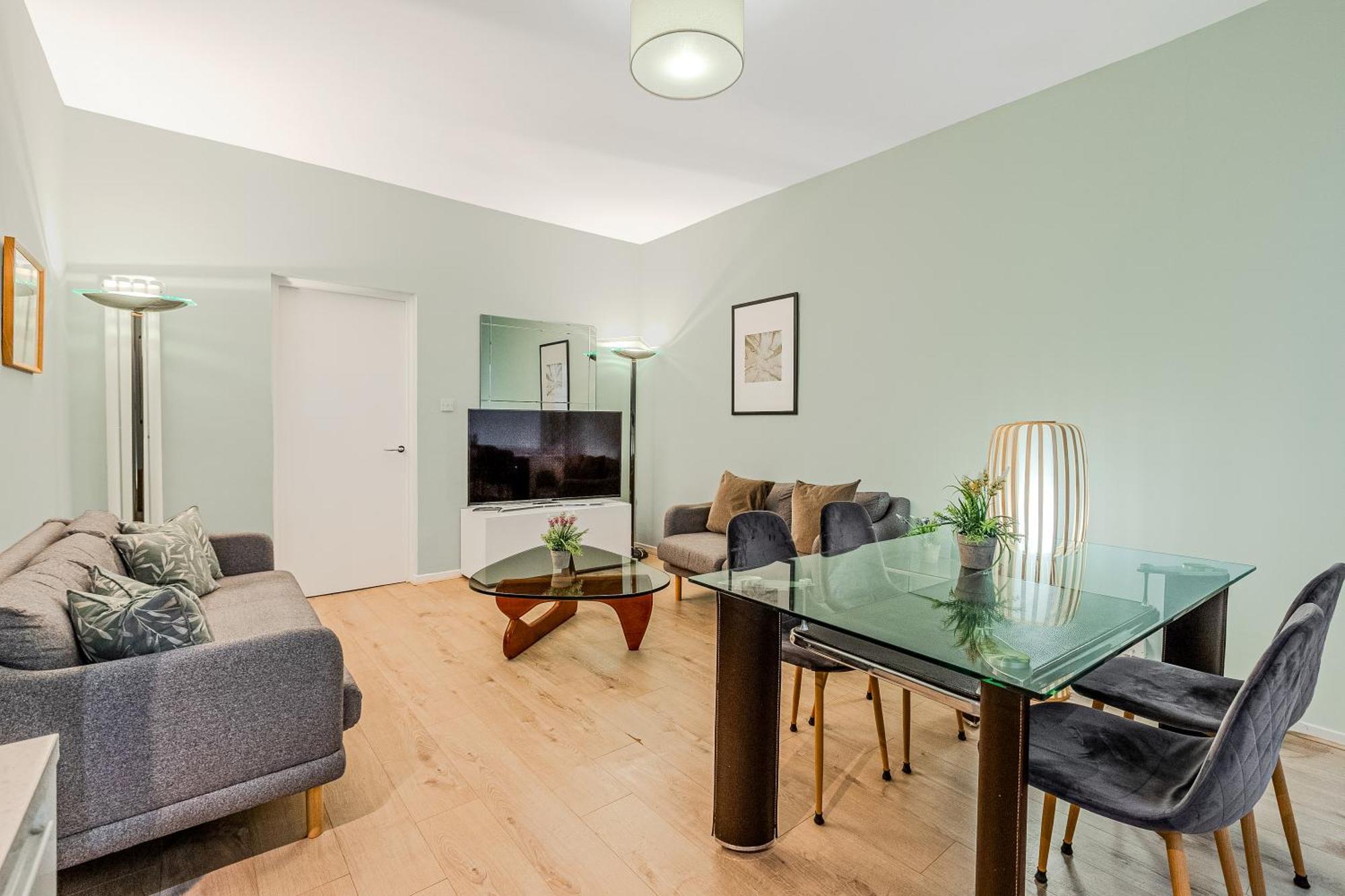 Stunning Central 2Br Flat Btw Soho & Covent Garden 런던 외부 사진